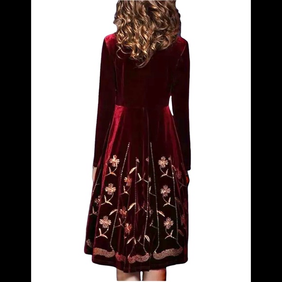 NWT Rich Red Tendency Velour Dress. Size M - Picture 3 of 11